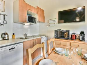 Appartement rénové 4-5 pers aux Gets proche pistes avec parking et WIFI - FR-1-685-85