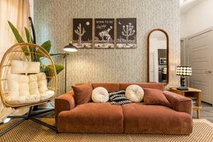 Lookout Luxe 2BR | King + QQ Bunk | Shuffleboard