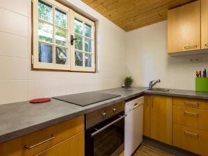 Chalet indépendant près des pistes, 3 chambres, WIFI, parking, belle exposition - FR-1-437-33