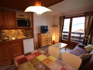 Beau studio cabine - 4 personnes, balcon exposé sud - FR-1-293-172