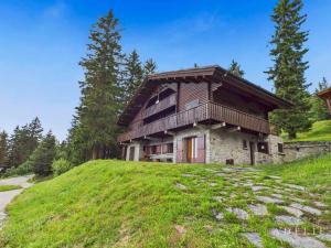 Chalet Savoyard pour 18 pers, proche pistes et commerces, cheminée, balcon, navette gratuite - FR-1-398-582