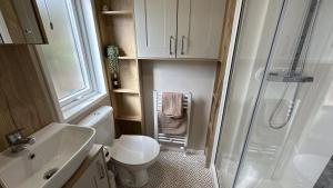 Hobbit - House Of The Owl - Luxury Lodge