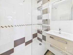 2 pièces rénové skis aux pieds avec parking - FR-1-398-583