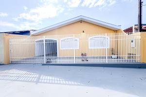 Casa espaçosa, 3 quartos com ar + 2 vagas