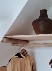 Tiny house, traditional, friendly neighbour, center, sunset lake view