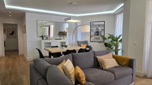 Premium Monthly Rental Beach Front by Del Parque Flats