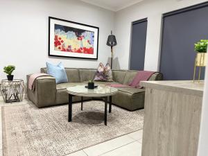 Sandton Grand 1-Bed at Middle