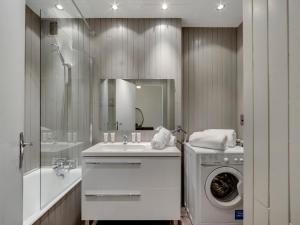 Appartement T2 de standing au pied des pistes, 4 pers., Val-dIsère - FR-1-567-89