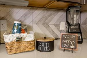 Lookout Luxe 2BR | Shuffleboard | Classy | 1GB