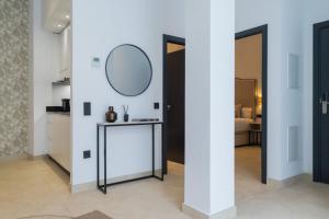 New Design Apartment - Private patio - Gallos 2