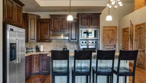 Deer Valley Lakeside Ski House Sleeps 16