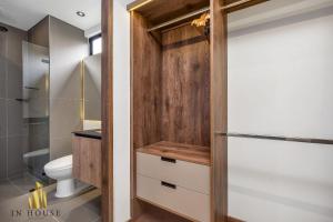 Morph 701 - Spacious apt City View Haven