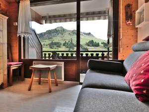 Confortable studio savoyard, balcon sud, parking - FR-1-458-213