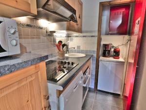 Confortable studio savoyard, balcon sud, parking - FR-1-458-213