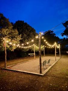 Maison Inès by hellofamily, piscine, terrain de sport, pétanque