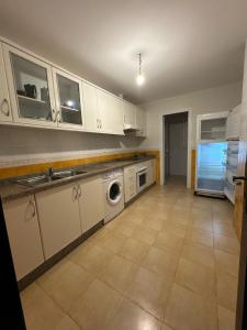 Appartement propre et bien meublée dans une résidence calme et sécurisée avec piscine