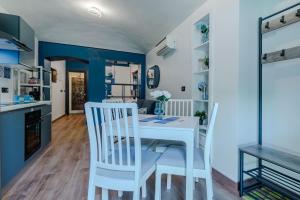 GuestHost - Casa Azzurra Near Vallere Park