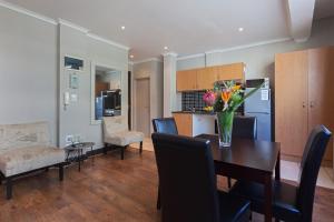 The Square 332 by CTHA