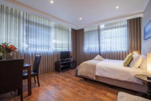 The Square 332 by CTHA