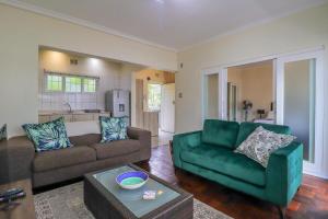 Eaton Square 2 by CTHA