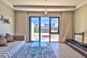 Manhattan Towers 506 by CTHA