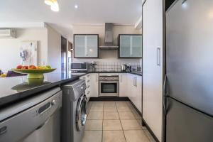 Manhattan Towers 506 by CTHA