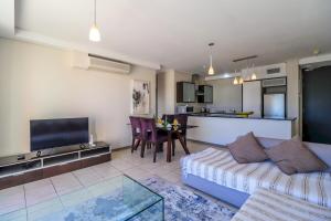 Manhattan Towers 506 by CTHA