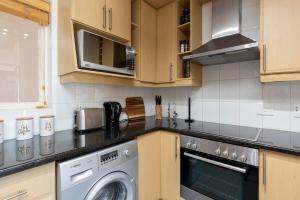 Mont Serat 58 by CTHA