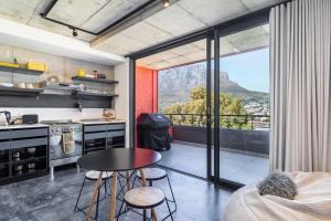 Forty on L 607 by CTHA