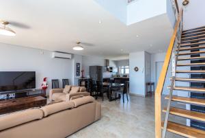 KnightsBridge 902E by CTHA