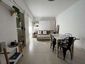 Depto Axel - Monoambiente para 4PAX Zona Guemes - Hola Sur