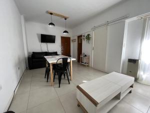 Depto Axel - Monoambiente para 4PAX Zona Guemes - Hola Sur