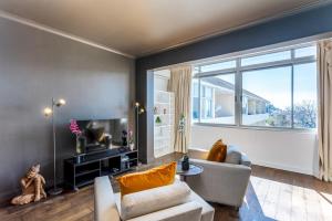 Granada Court 309 by CTHA