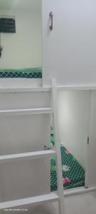 Victorias capsule bed