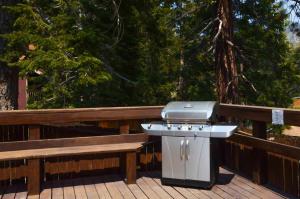 Studio with Amenities Walk to Village