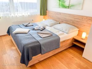 Incredible Luxury Apt with Garage and Tram Station