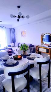 Spacious 2BR in Westlands With Pool, Gym and Rooftop views & Free breakfast