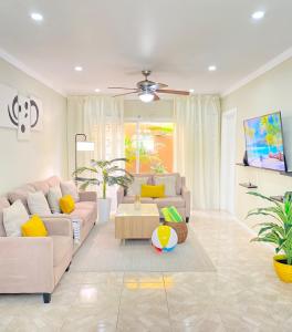 Vacay Suite Private Beach Access Gated Parking