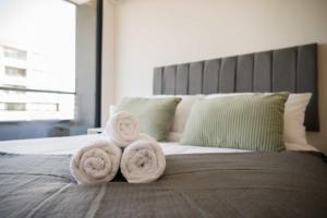 Cozy Stadium Retreat 1BR Nunoa Getaway for 3