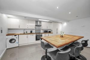 Modern 2-Bed Home in Vibrant SW9, Great Location