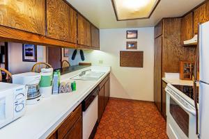 Horizons 4 - Pool & Hot Tub Access