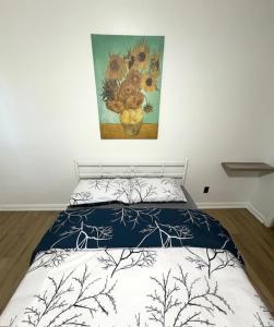 9mins airport 1 min to shopping mall