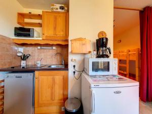 Studio confortable aux pieds des pistes avec balcon - FR-1-344-812