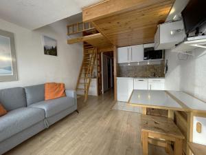 Studio mezzanine économique pour 2 avec balcon - Animaux admis - FR-1-452-152