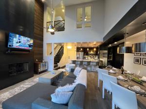 Blue Mesa 2 Ski InOut Hot Tub Access 3Bd 3Ba Sleeps 8-12