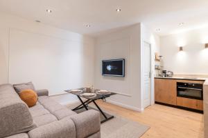 Modern 2-Room Apartment on Monaco Border - Premium Amenities and Elegant Design