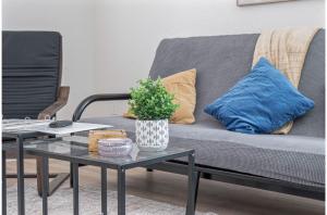 Comfy and Happy Stays Near Riverwalk and Downtown