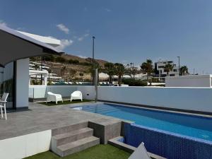 Resort Seascape Villa 8 by Bookaparadise