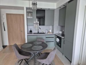 BJ Waterfront Apartment