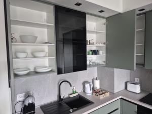 BJ Waterfront Apartment